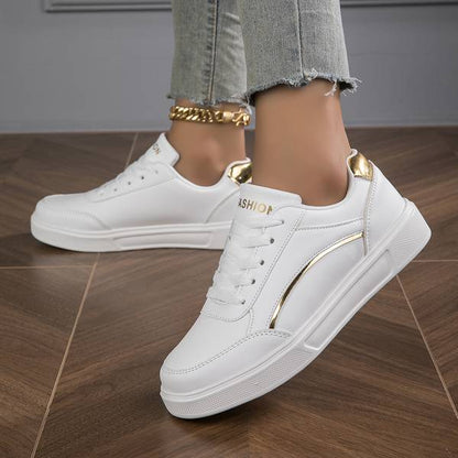 Sneakers mit goldenen und silbernen Details | Junazia