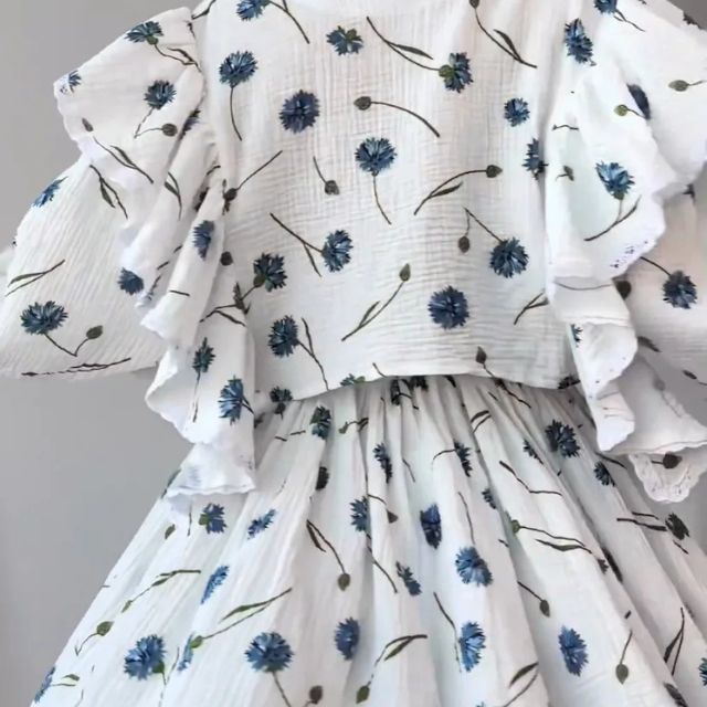 Grelda | Süßes Kleid mit Puffärmeln und Blumenstickerei