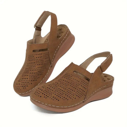 Hohle Keilabsatz-Sandalen für Frauen in Hellbraun | Lenzia