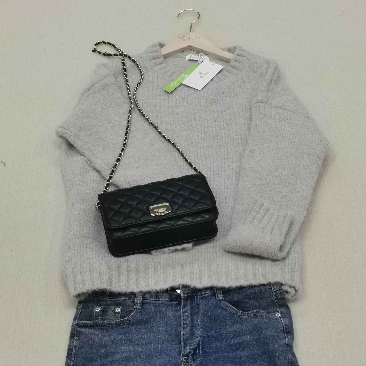 Übergroßer Pullover mit Elfenbeinfarbener Taschenfront | Melcha