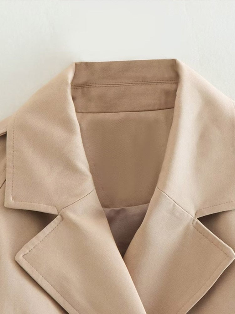 Kurzer trendiger Trenchcoat beige für Damen | Gyra