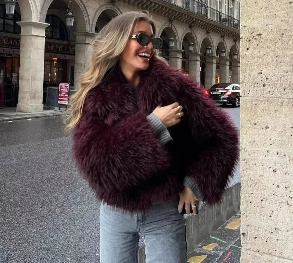 Warm and chic jacket with fluffy fur | Madelyn