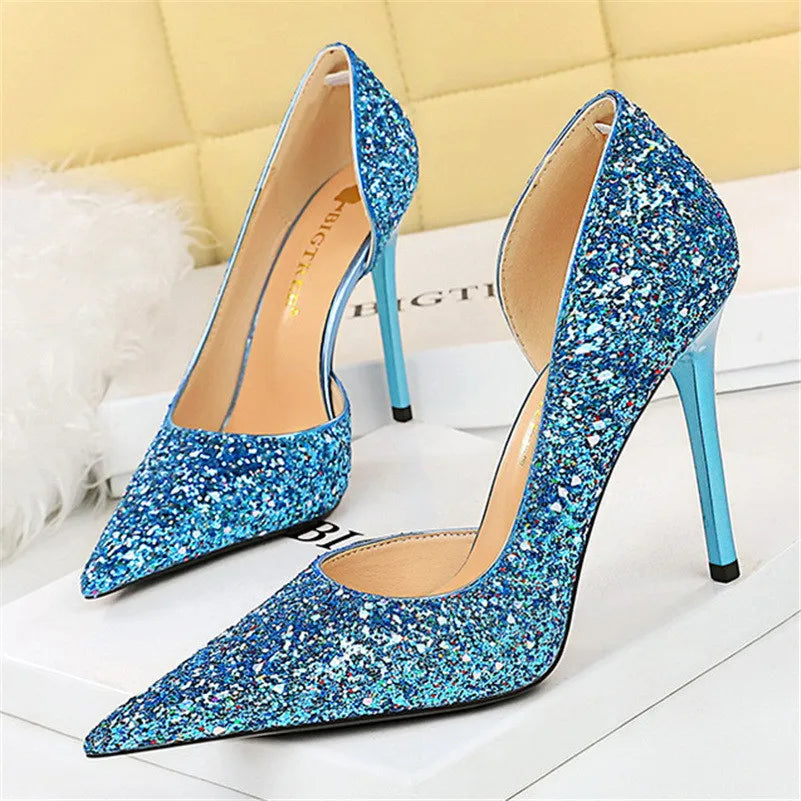 Glitzernder, spitzer Stiletto-Absatz | Silvester- und Weihnachtsbluse | Morias