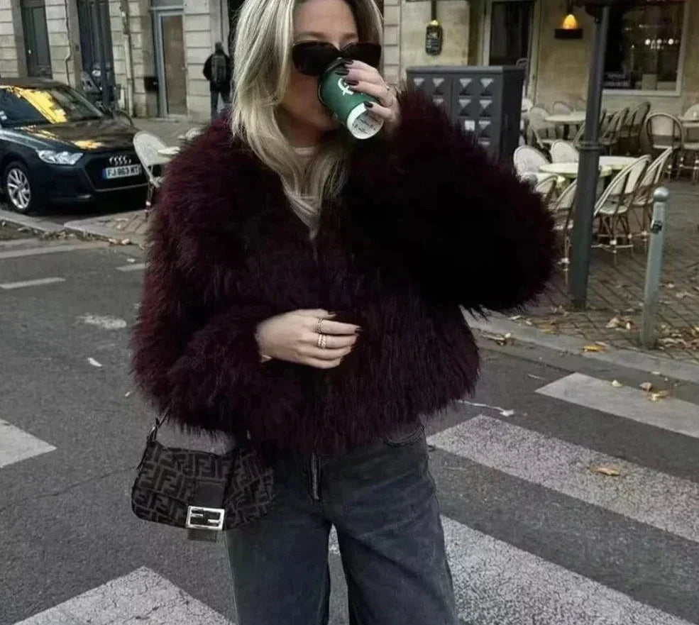 Warm and chic jacket with fluffy fur | Madelyn