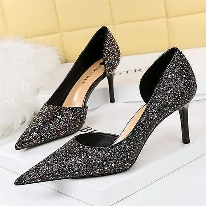 Glitzernder, spitzer Stiletto-Absatz | Silvester- und Weihnachtsbluse | Morias