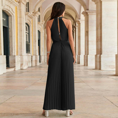 Deranva | Schwarz Neckholder-Jumpsuit mit Falten und Taillenband