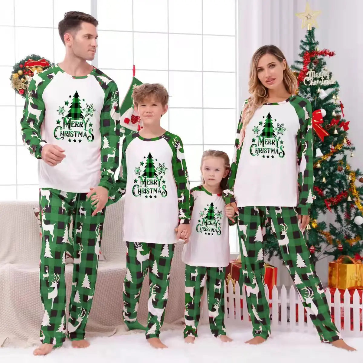 Karierter weihnachtlicher Familien-Pyjama | Wafelo