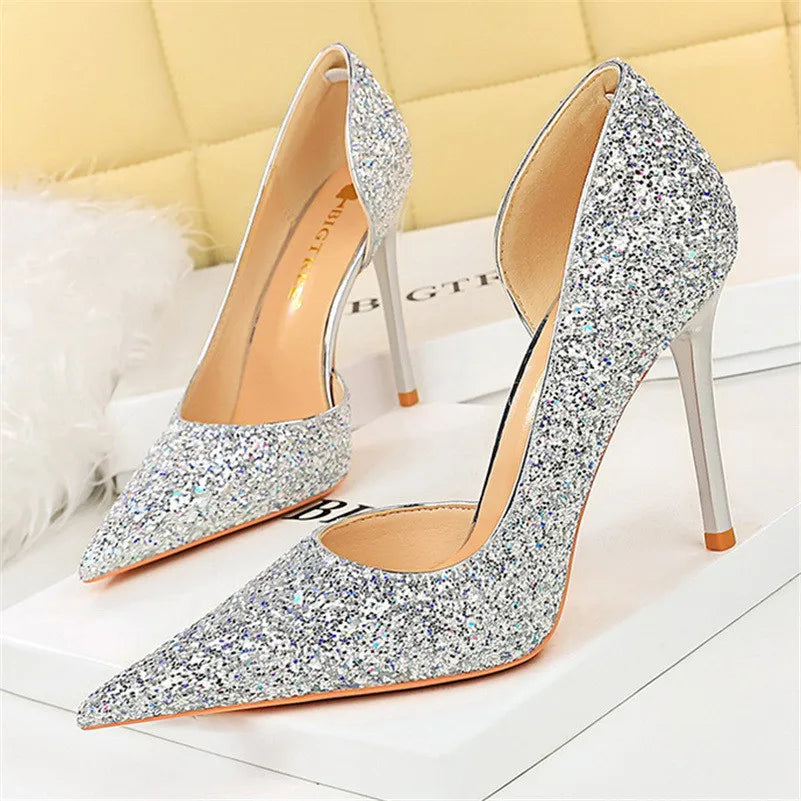 Glitzernder, spitzer Stiletto-Absatz | Silvester- und Weihnachtsbluse | Morias